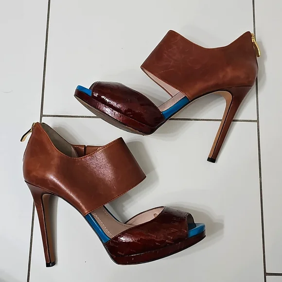 VINCE CAMUTO Leather & Cork Heels - Picture 10 of 13
